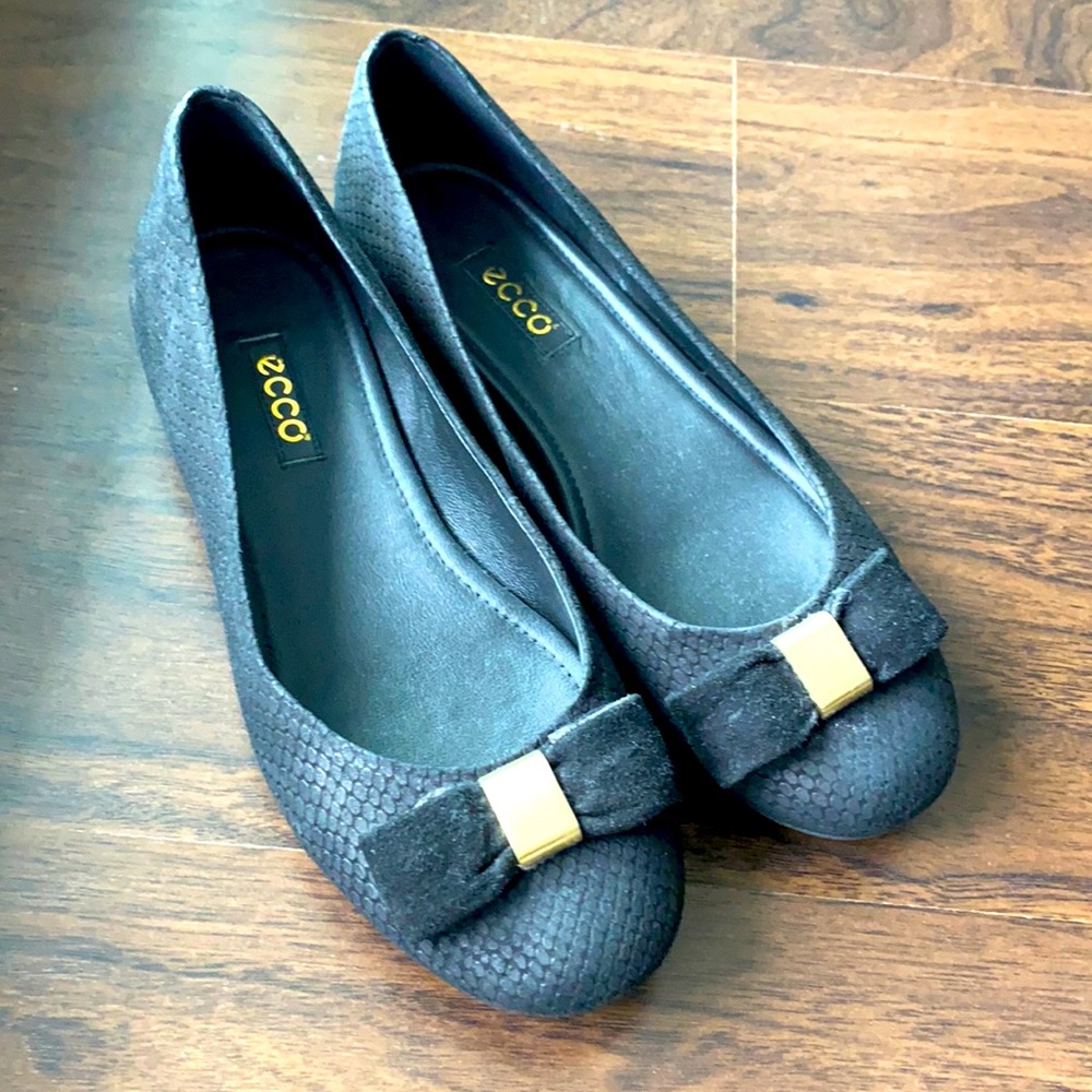 Brand New Ecco Flats